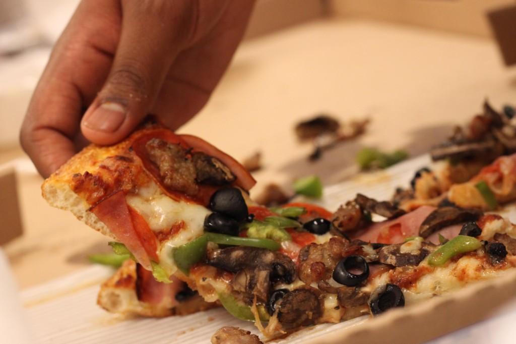 Combination pizza from Mingles (Danielle Barcena / The Inquirer)