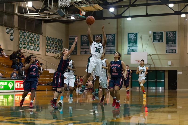 Sabrea Coleman makes a shot on the basket