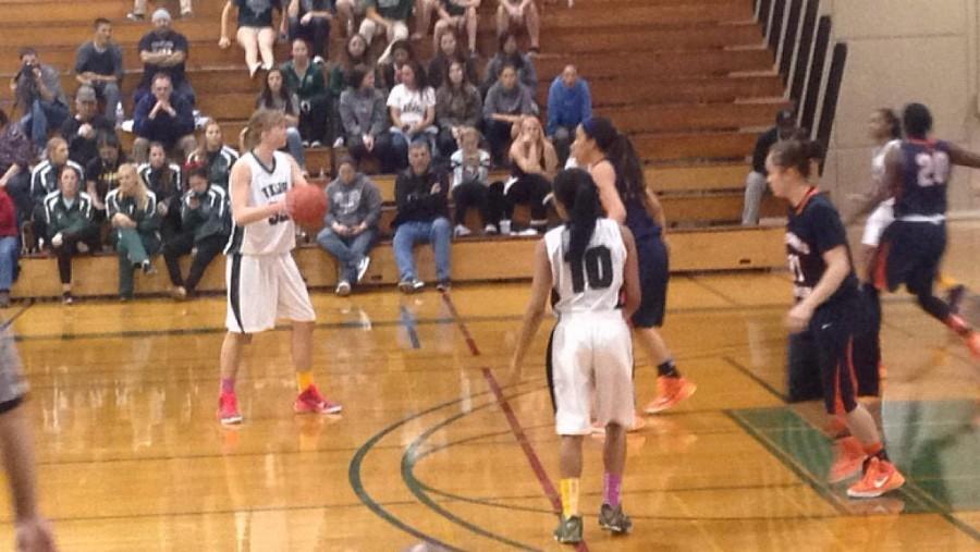 Sabreeah Coleman takes it to the paint in the Vikings 87-46 win against Cosumnes River.