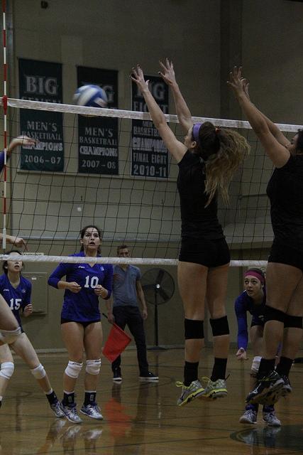 Modesto Noelle Vleisides attempts to block a shot made by Modesto in the final game of the season held Nov. 18