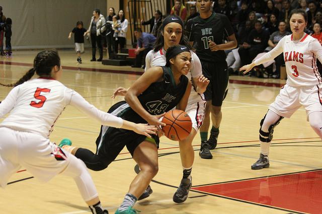 #43 Safiyyah Yasin drives to the basket in an attempt to score in 64-56 loss to CCSF on March  5.