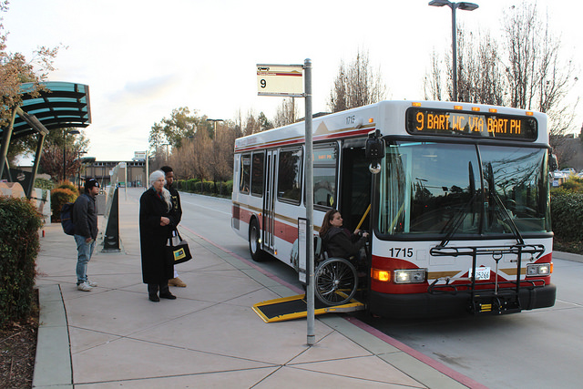 Students wait to board a bus at Diablo Valley College on March 8, 2018. Photo taken by Isaac Norman/DVC Inquirer. 