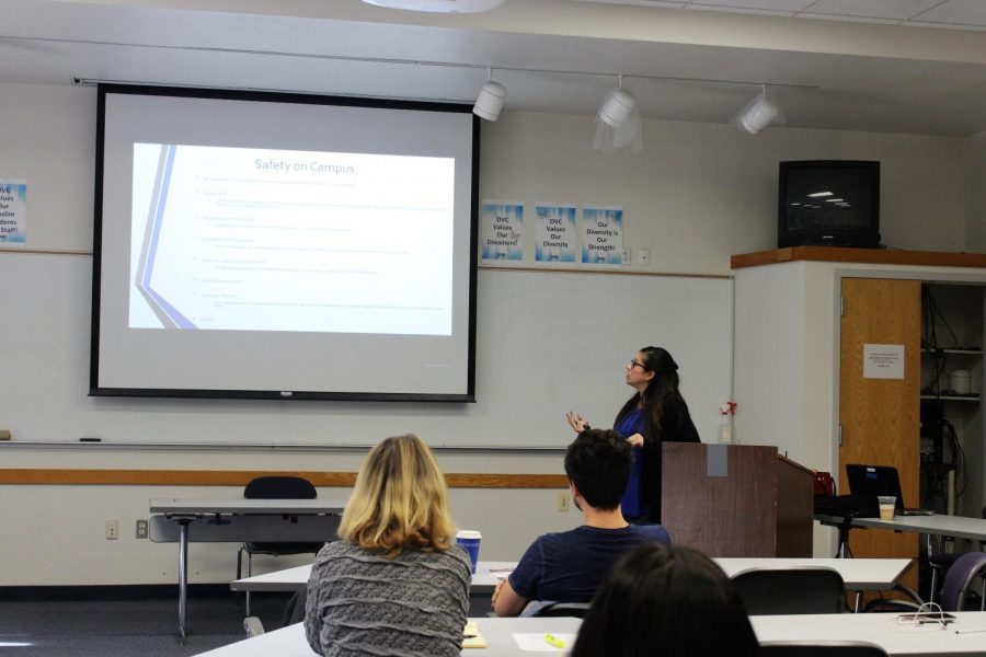 Detective+Vanessa+Avalos++at+the+Student+Union+presenting+about+safety+on+campus+on+Feb.1+2018.